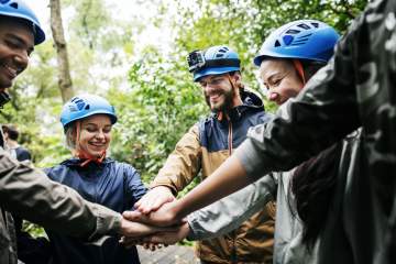 Une sortie canyoning en Ariège pour CE, séminaire et team building Une sortie canyoning en Ariège pour CE, séminaire et team building